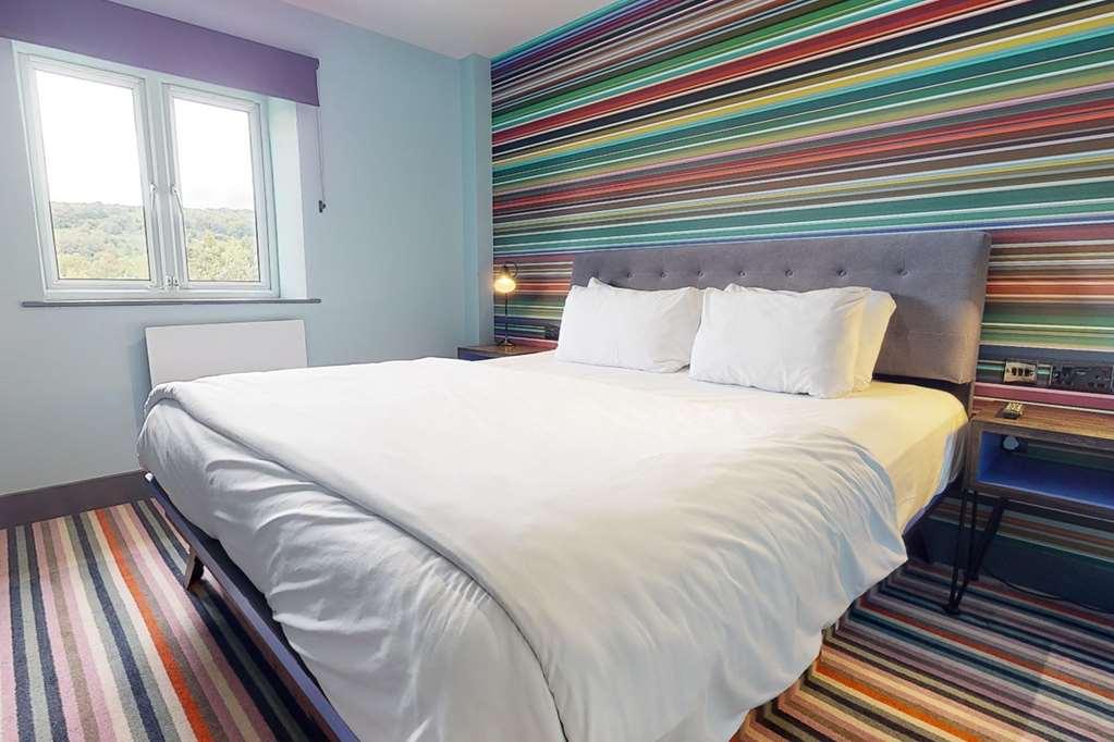 Village Hotel كارديف الغرفة الصورة