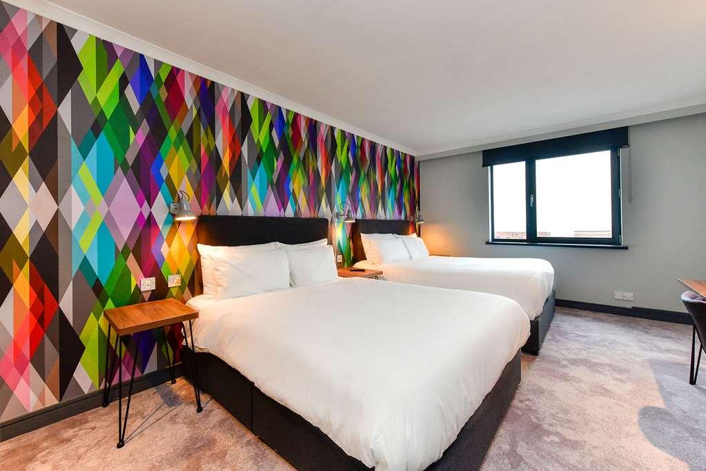 Village Hotel كارديف الغرفة الصورة