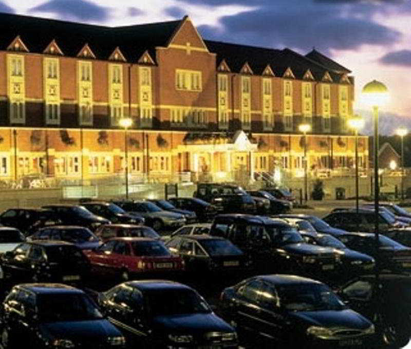 Village Hotel كارديف المظهر الخارجي الصورة