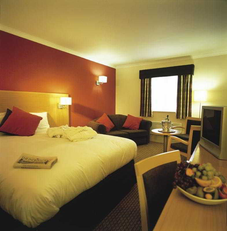 Village Hotel كارديف المظهر الخارجي الصورة